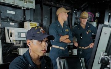 USS Farragut (DDG 99) Participates in TFEX