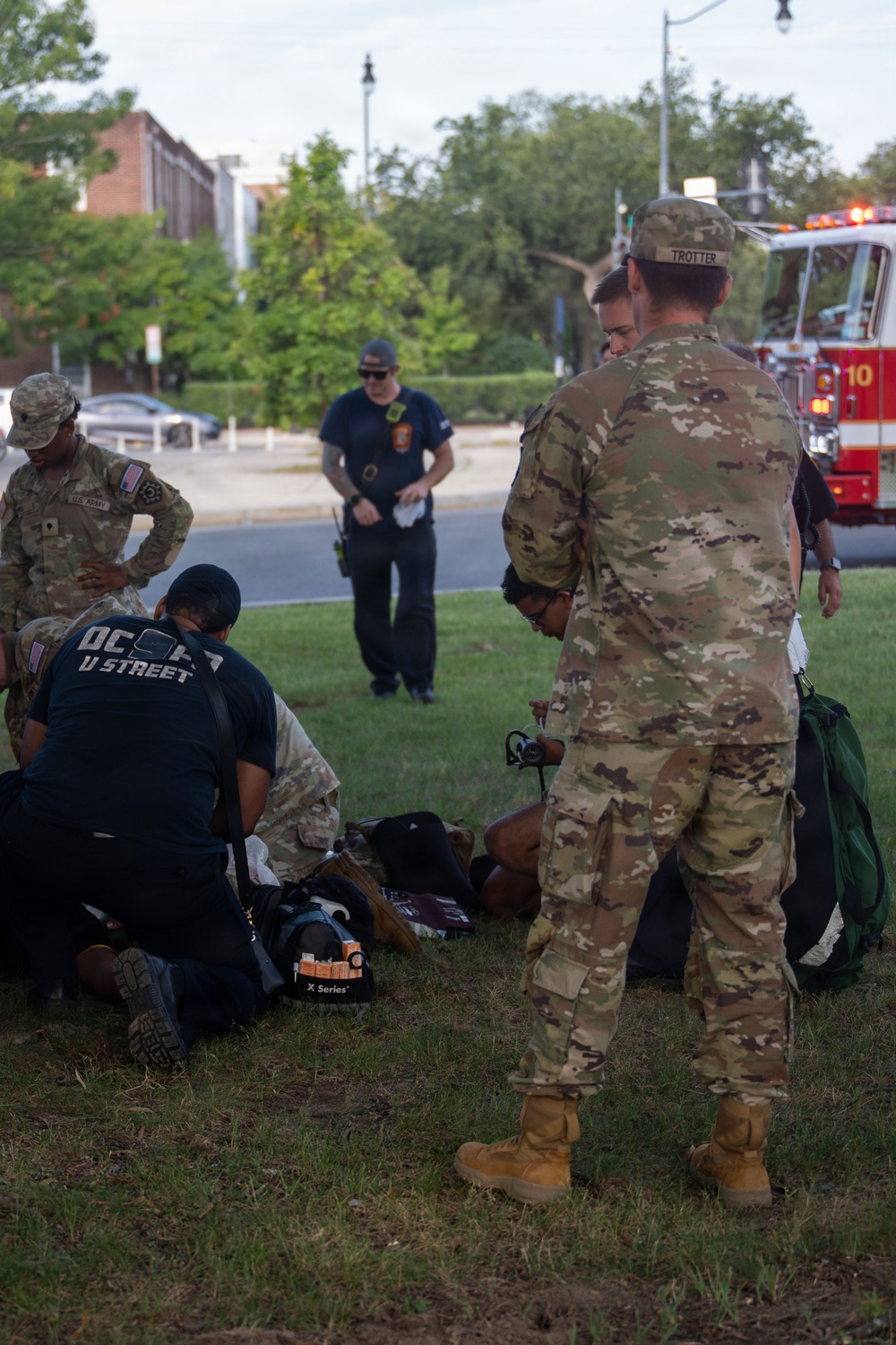 JTF-DC Guardsmen provide medical assistance in vehicle accident