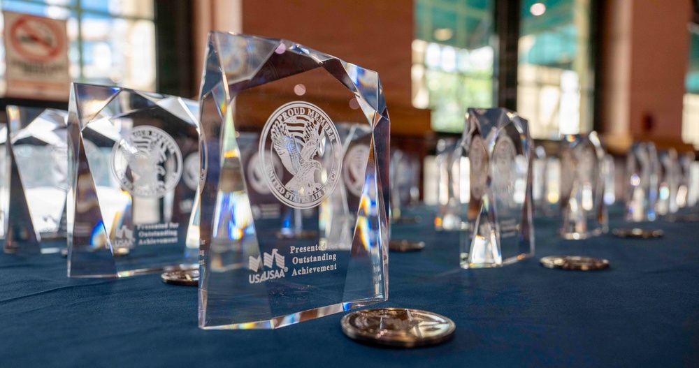 USO Sigonella Celebrates Sailor of the Quarter