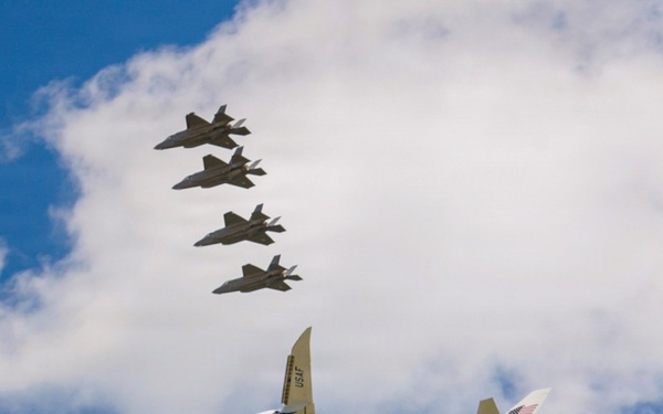VC-25B Bridge, F-35A Lighting II aircraft execute capital flyover