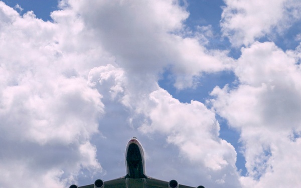 VC-25B Bridge, F-35A Lighting II aircraft execute capital flyover