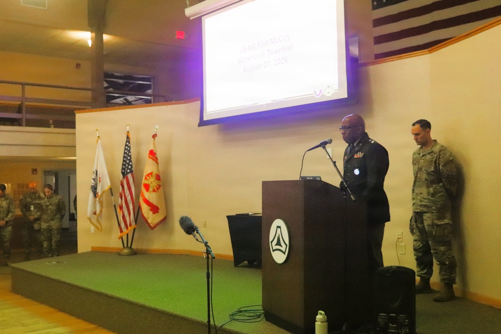 Fort McCoy chaplain opens new GC’s first town hall with prayer for garrison leadership