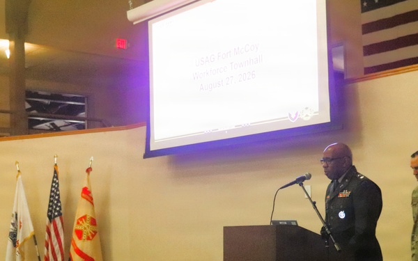 Fort McCoy chaplain opens new GC’s first town hall with prayer for garrison leadership