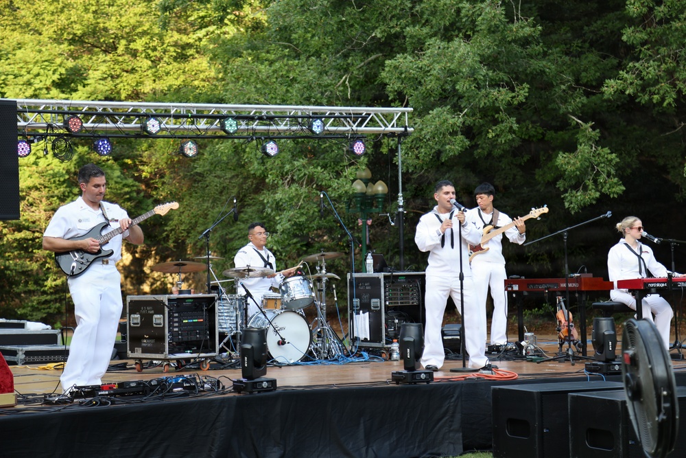 Horizon from Navy Band Great Lakes Performs in Hot Springs