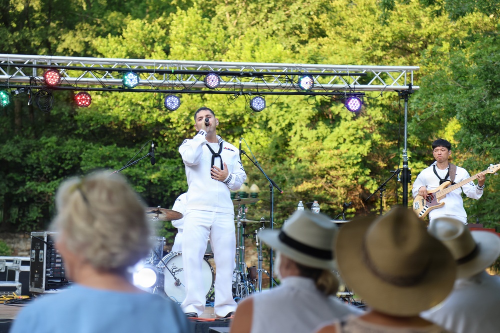 Horizon from Navy Band Great Lakes Performs in Hot Springs