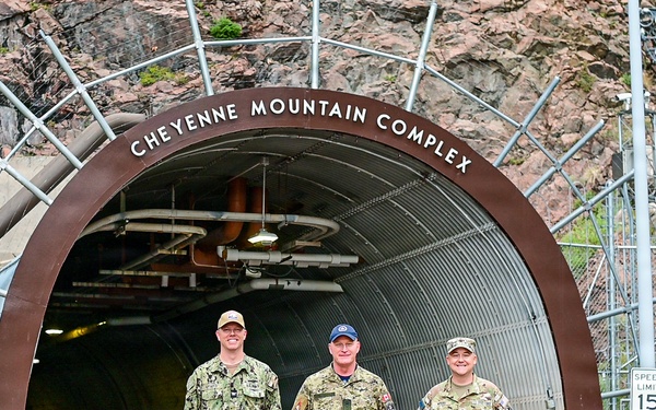 Maj. Gen. Paul visits Missile Warning Center