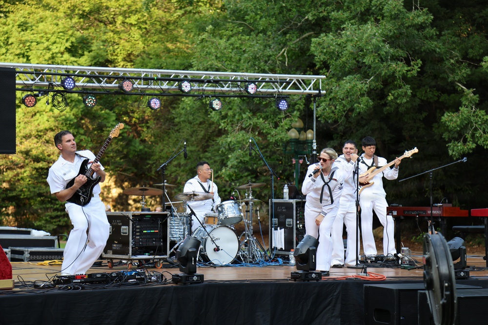 Horizon from Navy Band Great Lakes Performs in Hot Springs