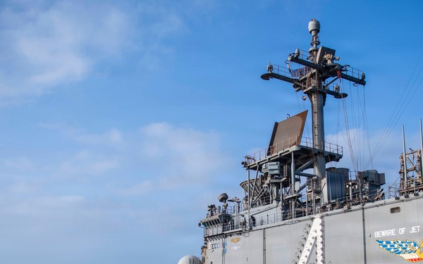 Boxer Sailors, 11th MEU Marines Participate in Morale Day Fun Run