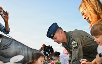 Altus AFB celebrates new school with beam signing
