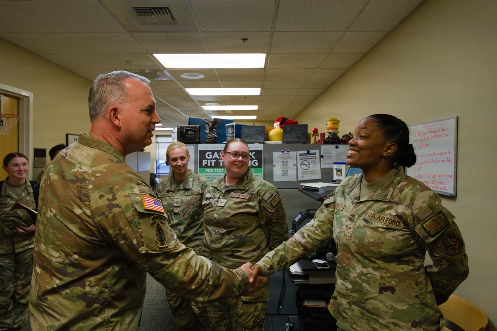 Defense Health Network director visits 62nd MDS/McChord Medical Clinic