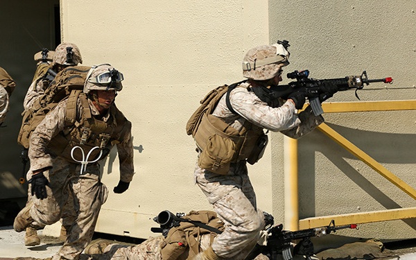 BLT 3/6, 24th MEU conducts vertical assault raid course