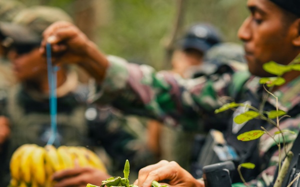 1st Special Force Group (Airborne) Green Berets participate in Jungle Survival Training taught by Indonesia Nation Armed Forces Special Operations