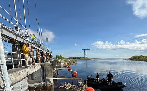 74th Army Dive Detachment team inspects USACE Everglades’ infrastructure