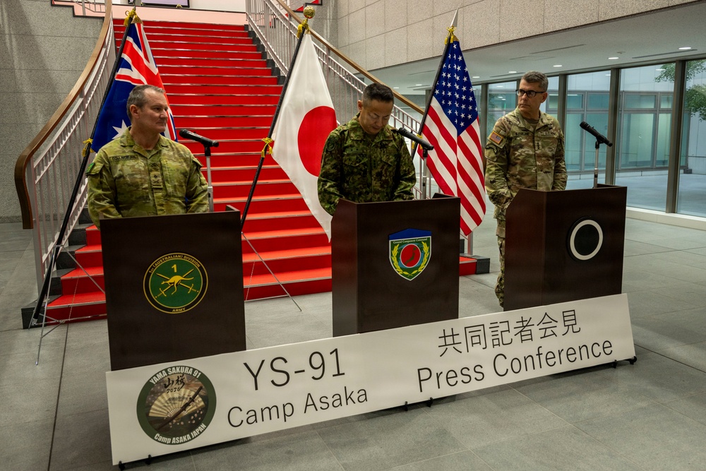 US, Japanese and Australian Forces Host Press Conference for Exercise Yama Sakura 91