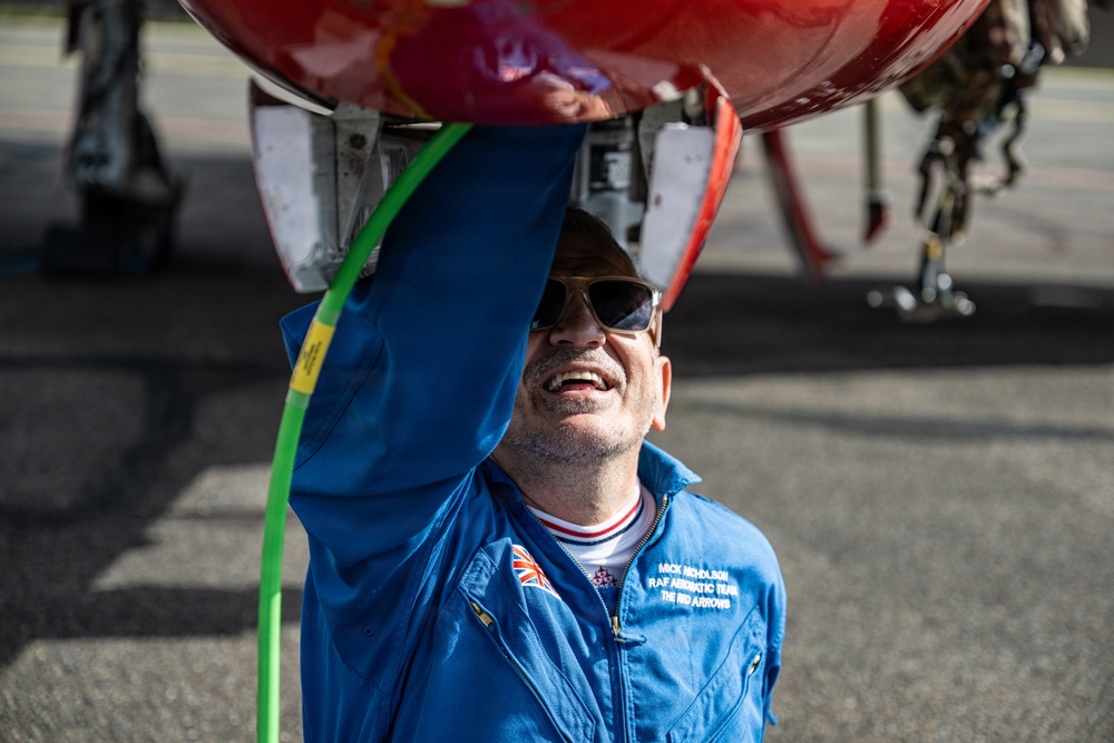 Red Arrows swoop into RAF Mildenhall