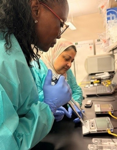 NAMRU EURAFCENT scientists train on diagnostic technology at NMRC