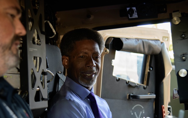 North Charleston Mayor visits NIWC Atlantic