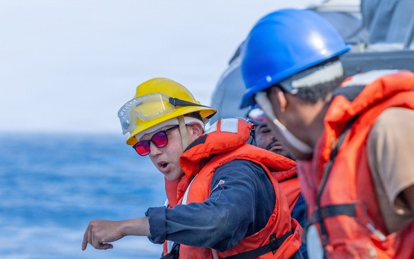 Small Boat Operations Aboard USS Ross (DDG 71)