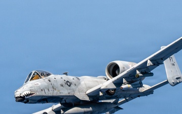KC-135 refuels A-10s for show of force