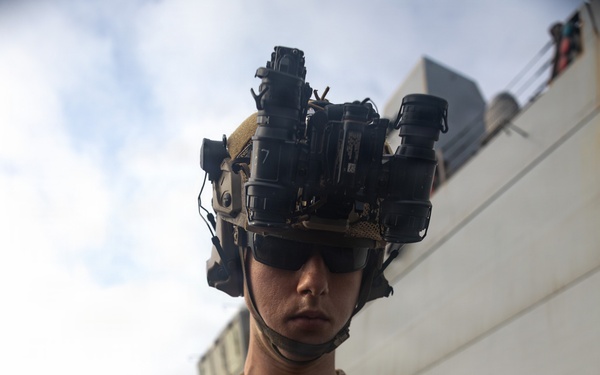 11th MEU Marines Conduct Live-Range aboard USS Portland