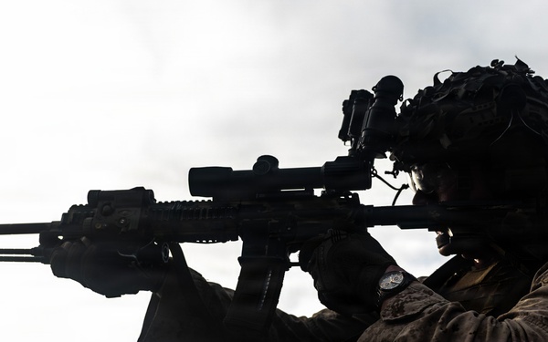 11th MEU Marines Conduct Live-Range aboard USS Portland