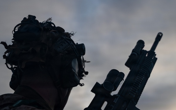 11th MEU Marines Conduct Live-Range aboard USS Portland