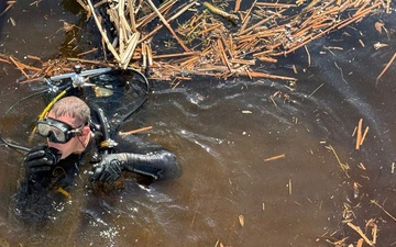 74th Army Dive Detachment team inspects USACE Everglades’ infrastructure