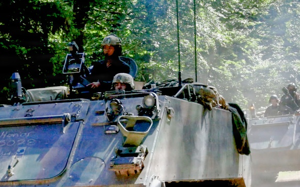 1st Battalion, 4th Infantry Regiment Soldiers Prepare to Assault as OPFOR