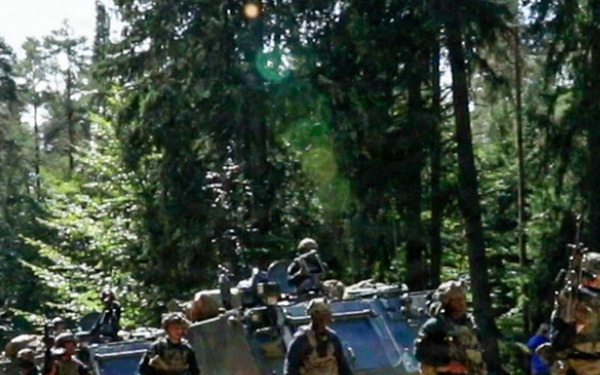 1st Battalion, 4th Infantry Regiment Soldiers Prepare to Attack as Opposing Force