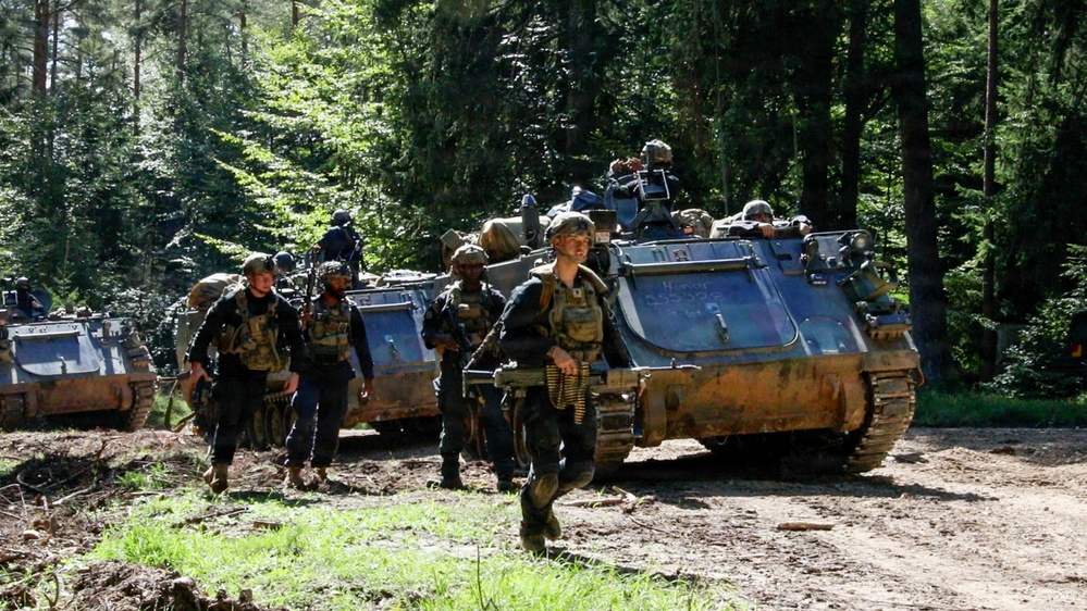 1st Battalion, 4th Infantry Regiment Soldiers Prepare to Attack as Opposing Force
