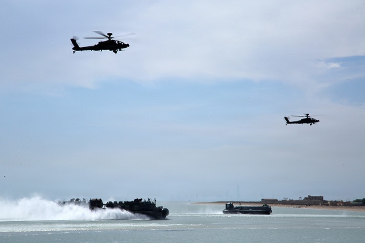 24th MEU conducts Exercise Eagle Resolve 2015 with Gulf Cooperation Council nations, international partners