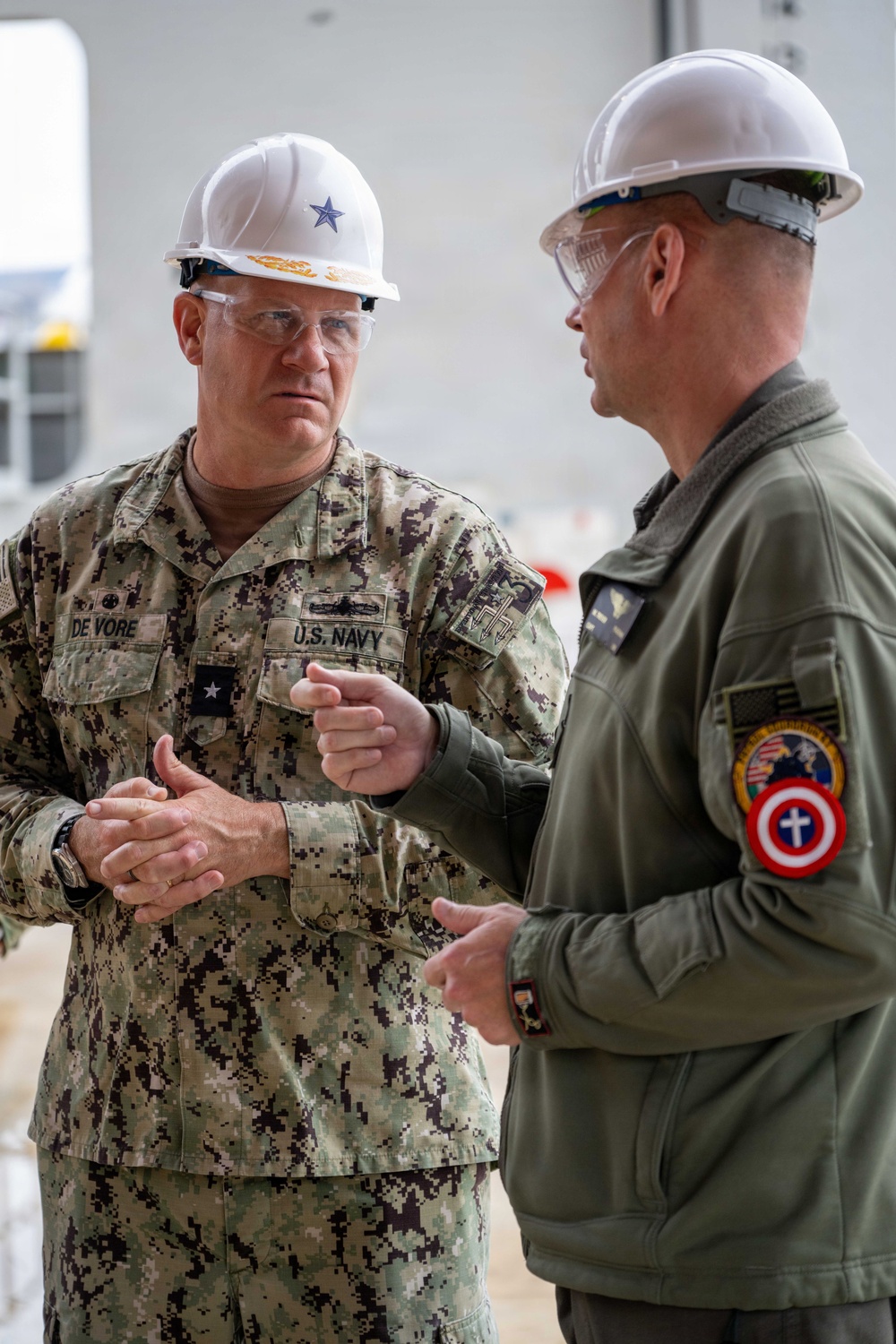 Commander of Expeditionary Strike Group 3 (ESG-3) Tours USS America.