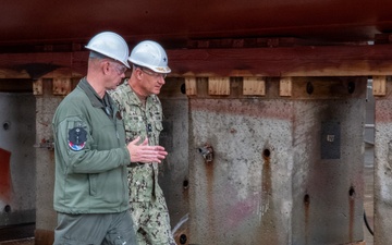 Commander of Expeditionary Strike Group 3 (ESG-3) Tours USS America