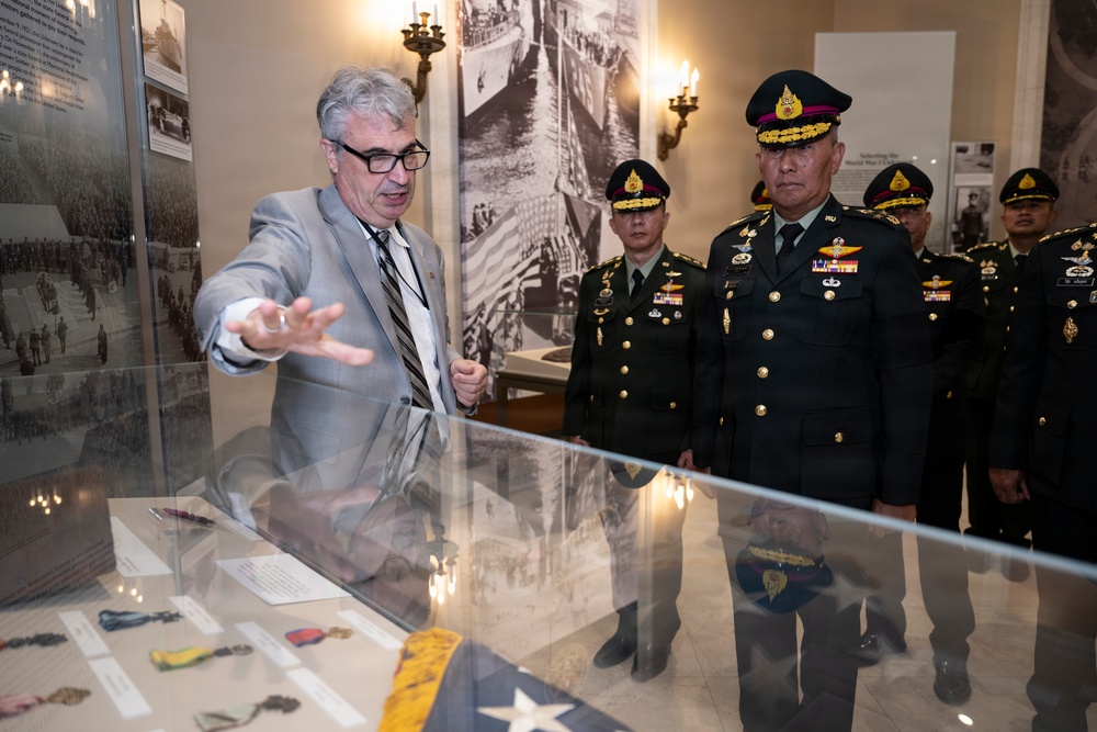 Chief of Royal Thai Army Gen. Pana Claewplodtook Visits ANC