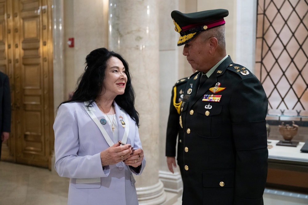 Chief of Royal Thai Army Gen. Pana Claewplodtook Visits ANC