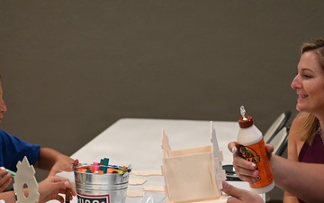 USO celebrates "Father's Day" with birdhouse event