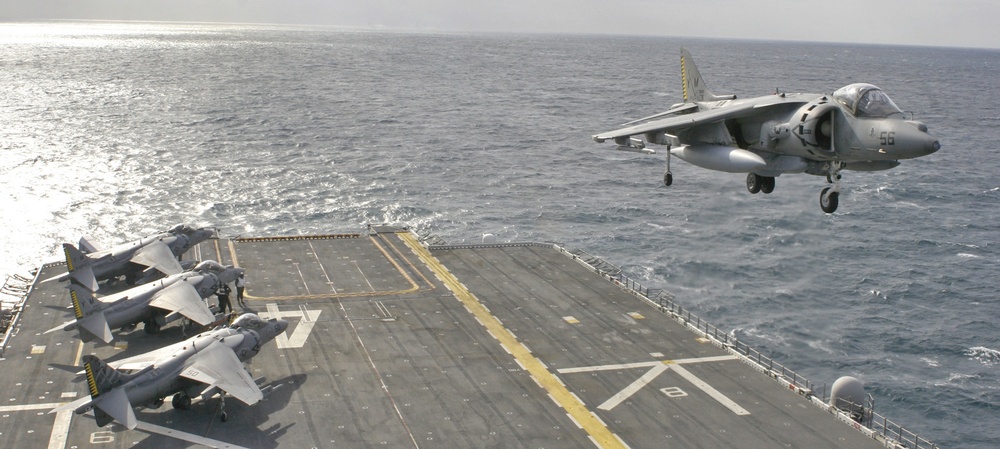 071130-m-4003c-020