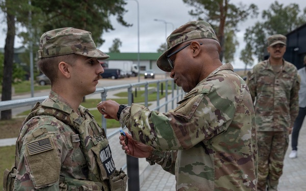 1st Infantry Division commanding general visits Soldiers in Lithuania