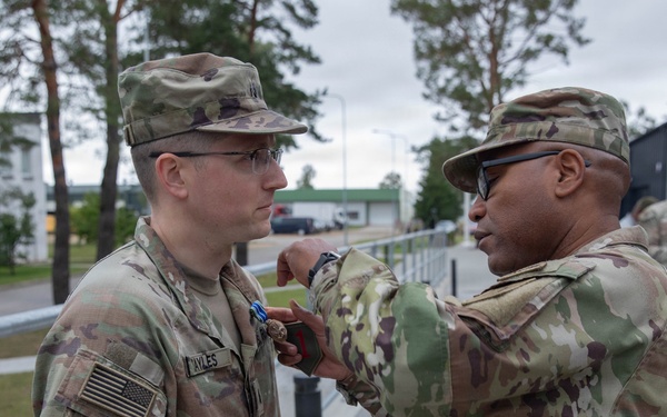 1st Infantry Division commanding general visits Soldiers in Lithuania