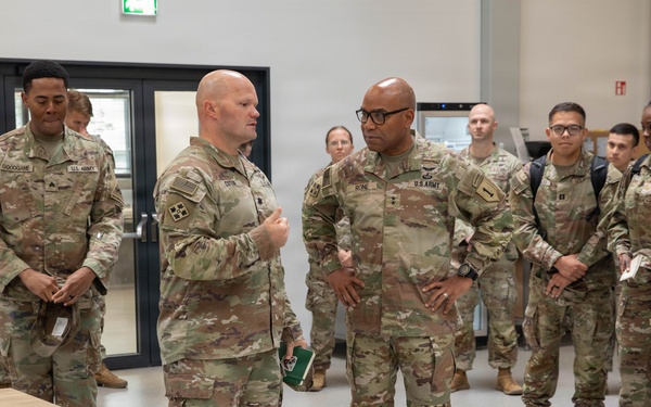1st Infantry Division commanding general visits Soldiers in Lithuania