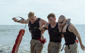 MCIWS Class 4-26 Beach Exercise