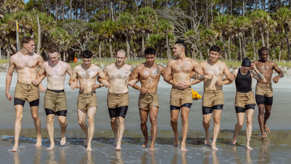 MCIWS Class 4-26 Beach Exercise