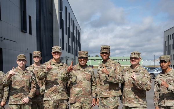 1st Infantry Division commanding general visits Soldiers in Lithuania