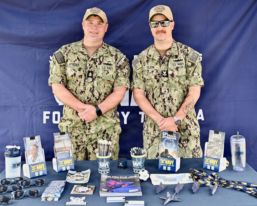 Pistons &amp; Props Airshow 2026