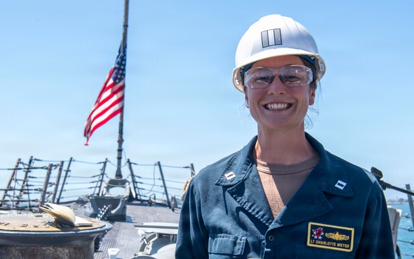 USS Halsey Receives 8101 Award