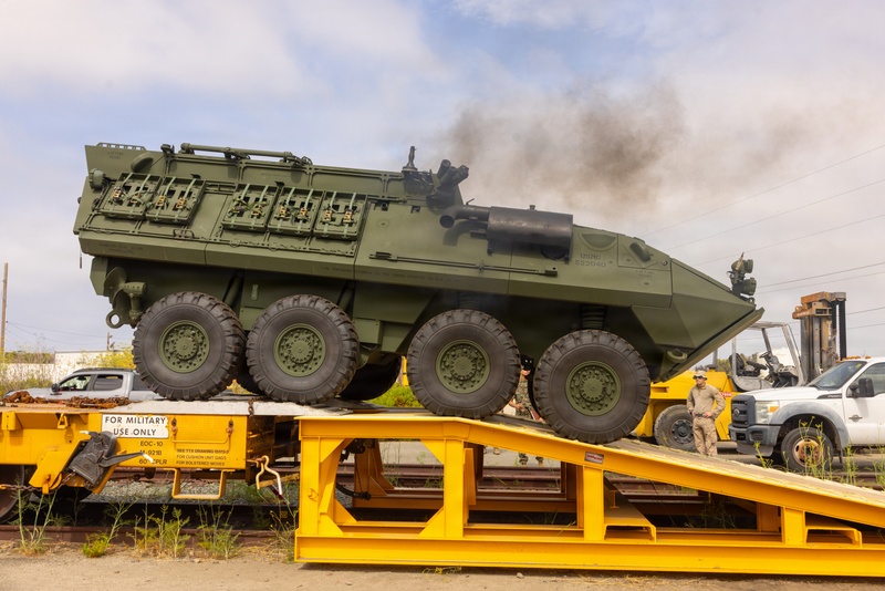 Marines with 4th Light Armored Reconnaissance Battalion Unload Light Armored Vehicles
