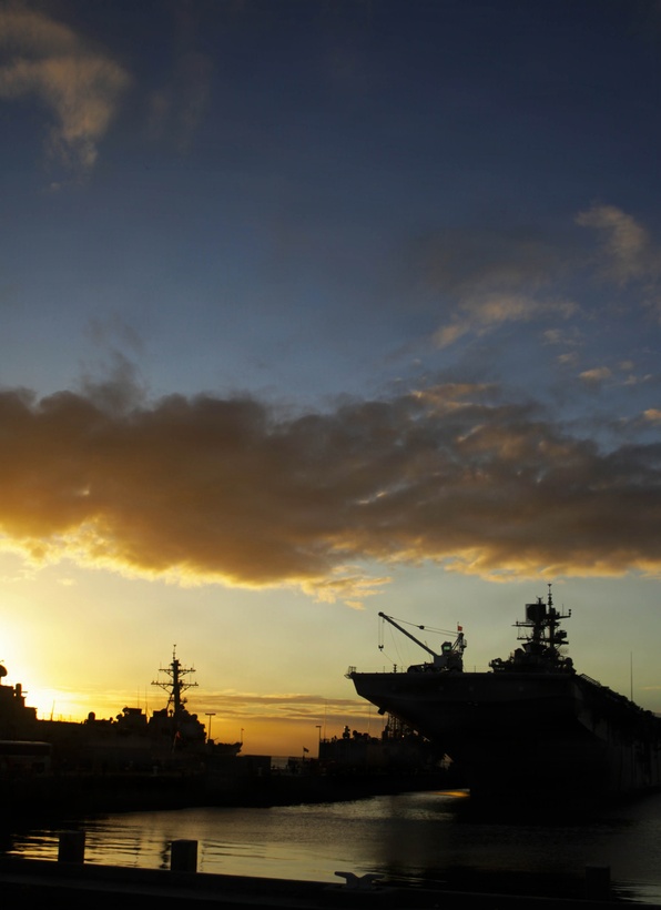 The Navy’s Amphibious Assault Ship, the USS Iwo Jima (LHD 7) docked at Naval Base Norfolk, Va. Nov. 28, prior to departing for Composite Unit Training Exercise (COMPTUEX). The exercise is scheduled to take place Nov. 28 to Dec. 21 to develop cohesion between the 24th Marine Expeditionary Unit and Amphibious Squadron 8 (PHIBRON-8) in conducting amphibious operations, crisis response, and limited contingency operations while operating from the sea.
