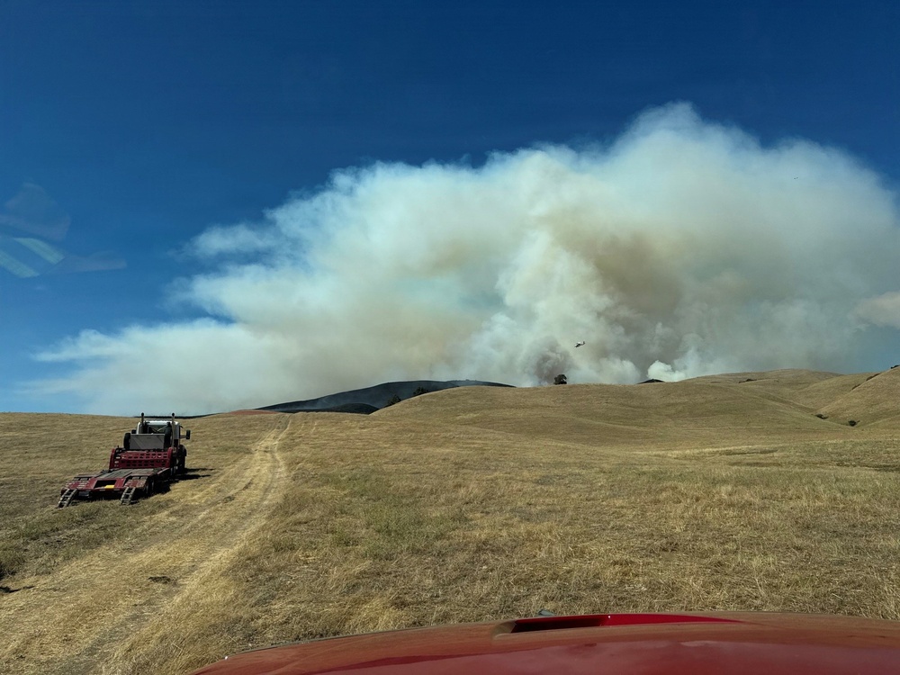 Camp Parks, Alameda County team up to battle 1,000-acre wildfire