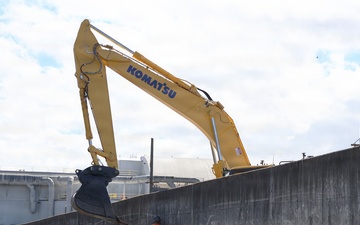 U.S. Army Corps of Engineers repairing City of Renton's Cedar River Levee