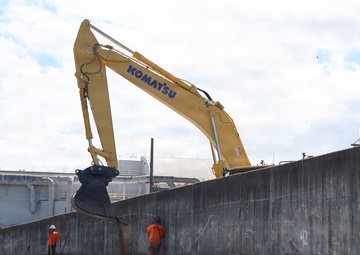 U.S. Army Corps of Engineers repairing City of Renton's Cedar River Levee